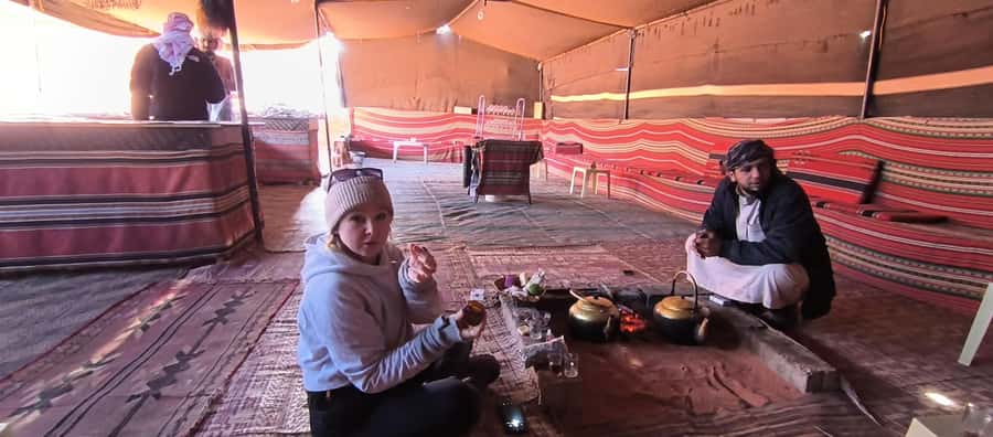 Wadi Rum: 2-Hour Jeep Tour with Bedouin Tea - The 2-Hour Format: Short Time, Famous Wadi Rum Stops