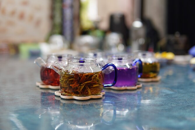 World Teas and Turkish Tea Brewing & Tasting Workshop in Istanbul - The real lesson: temperature and steeping time change everything