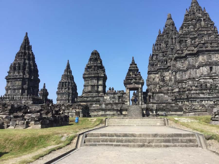 Yogyakarta: Prambanan Tour, Sukuh Temple & Tea Plantation - Key things you’ll notice on this tour