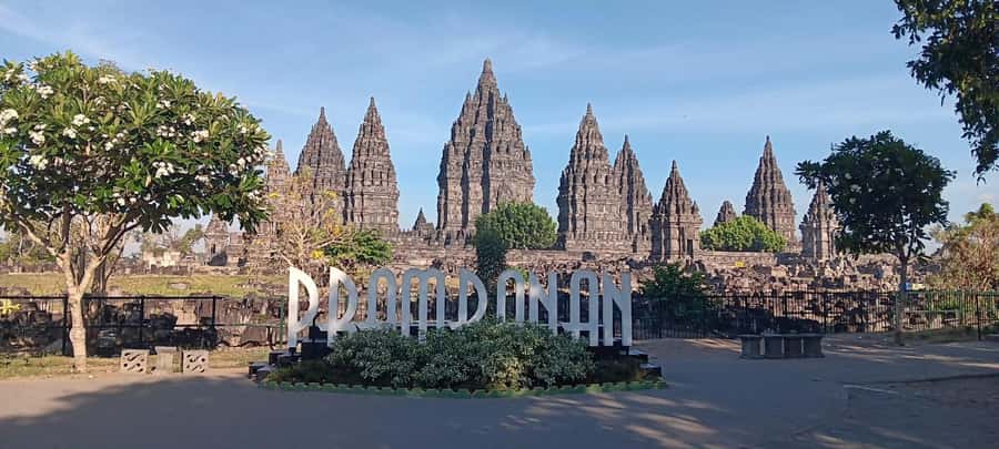 Yogyakarta: Prambanan Tour, Sukuh Temple & Tea Plantation - Brahma, Siva, Wisnu and the Ramayana angle